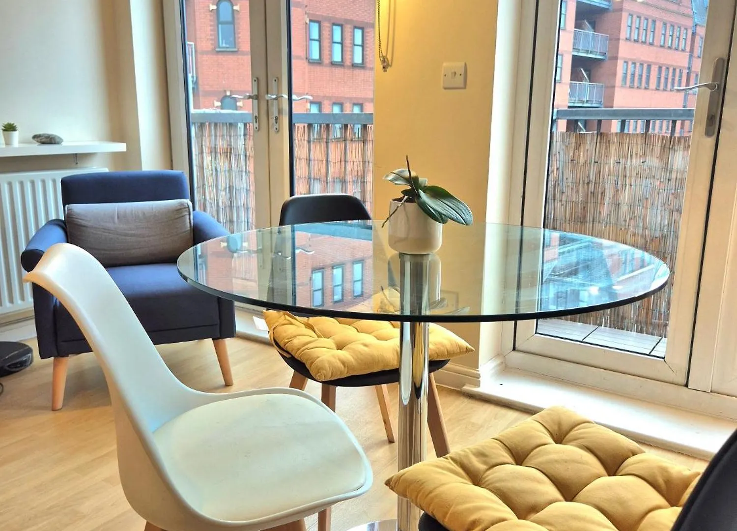 Central 2 Bedroom London Flat, Minutes From Shoreditch, Spitalfields & Brick Lane, Sleeps 4 Guests 0*,
